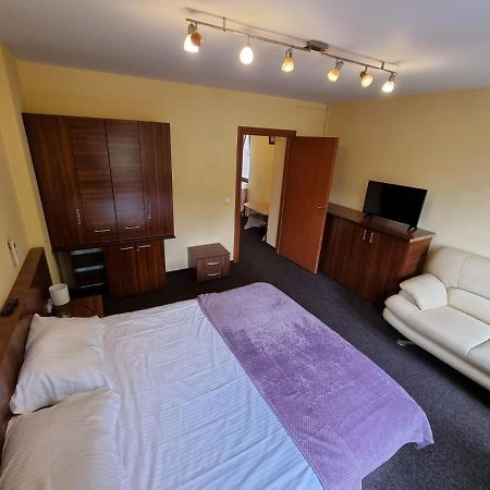 Casa Romana Apartment โปลเยชต์ ภายนอก รูปภาพ