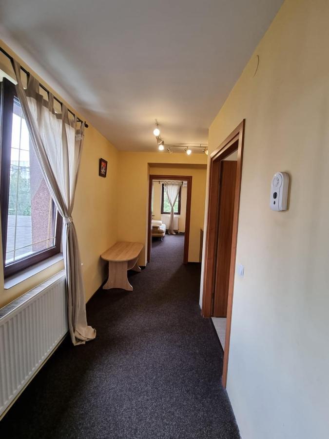 Casa Romana Apartment โปลเยชต์ ภายนอก รูปภาพ