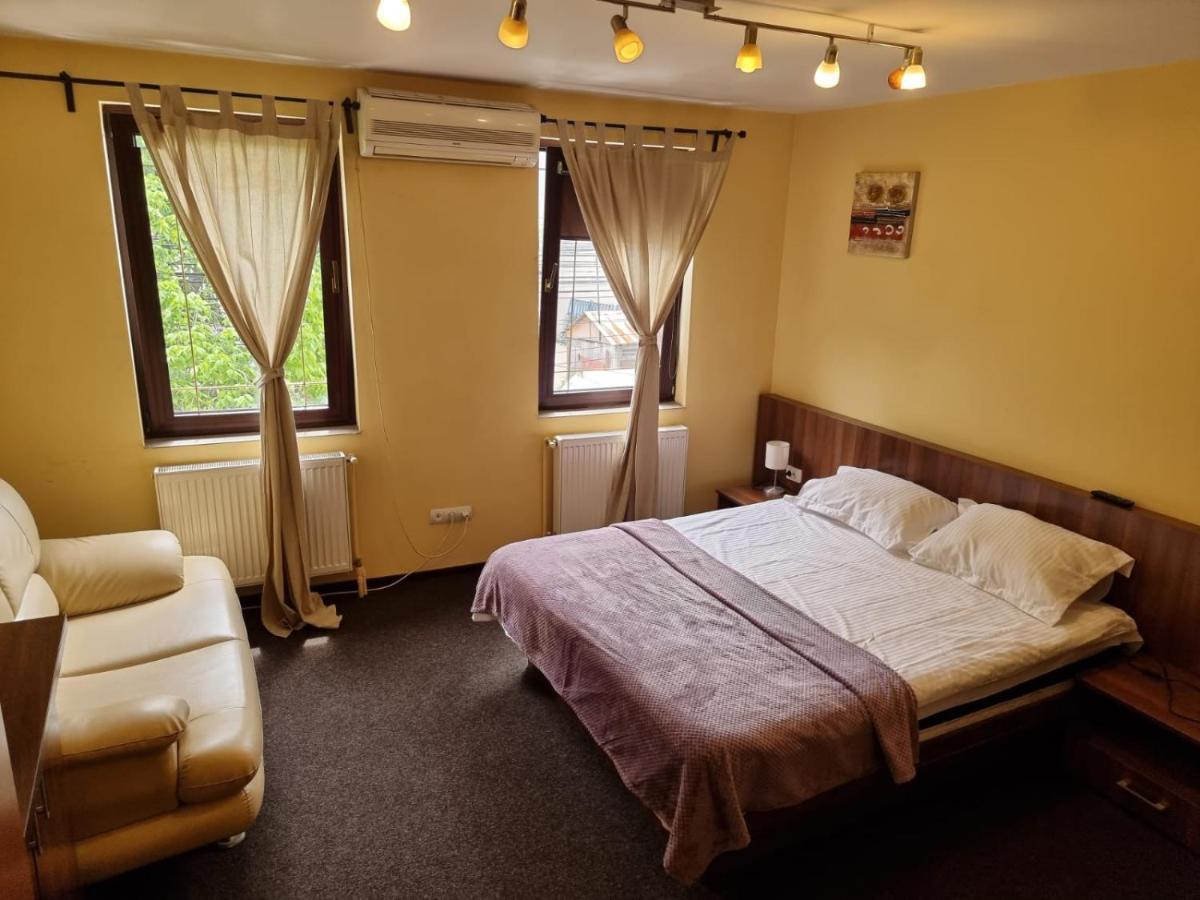 Casa Romana Apartment โปลเยชต์ ภายนอก รูปภาพ