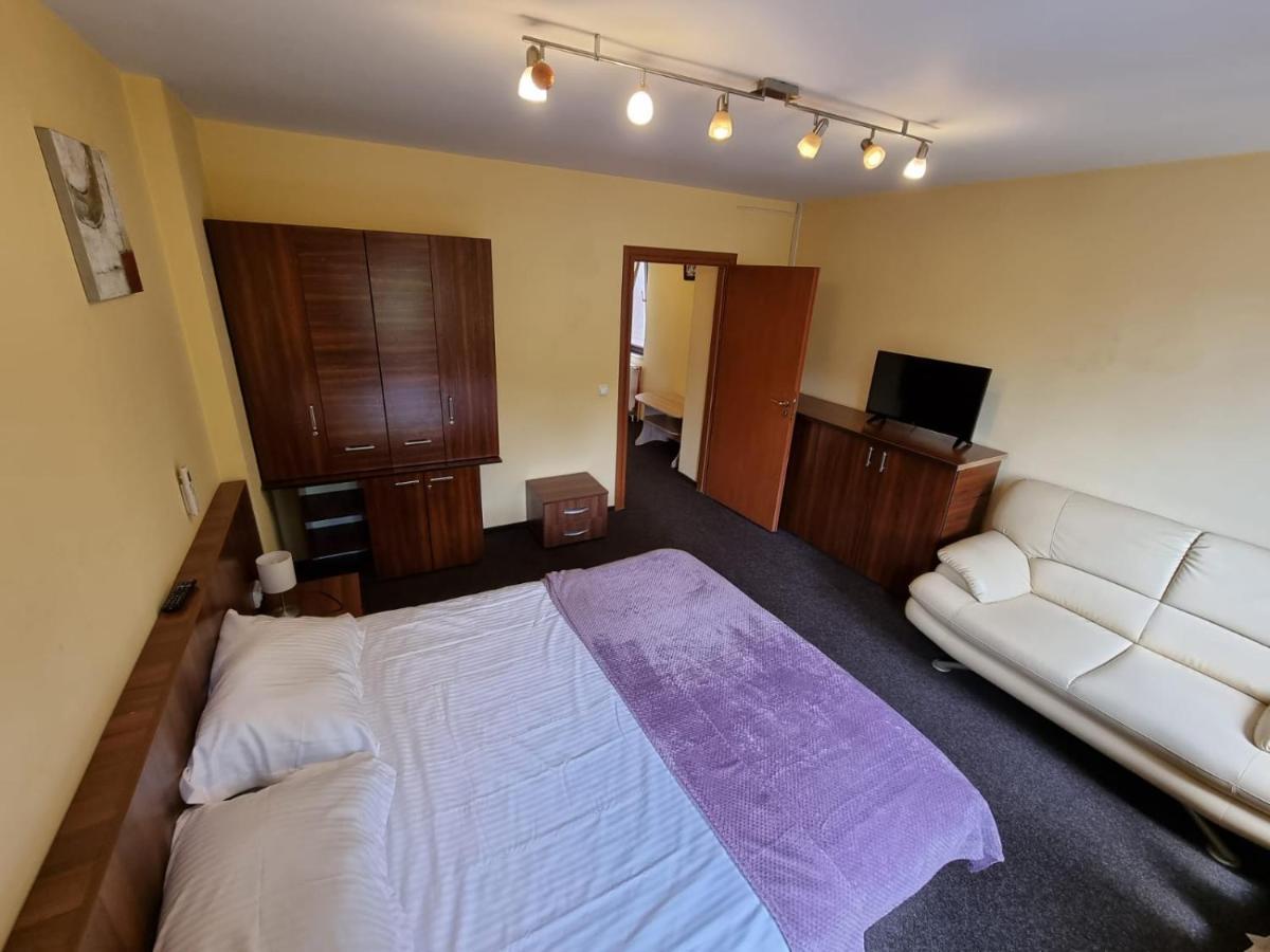 Casa Romana Apartment โปลเยชต์ ภายนอก รูปภาพ